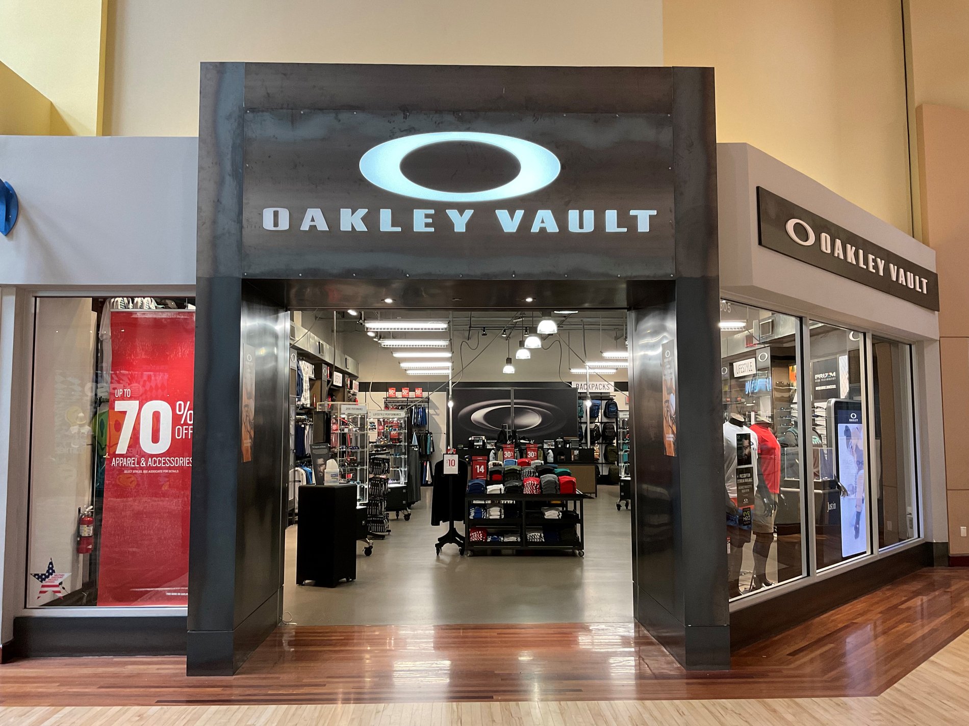Oakley Vault, 7000 Arundel Mills Cir Hanover, MD  Men's and Women's  Sunglasses, Goggles, & Apparel